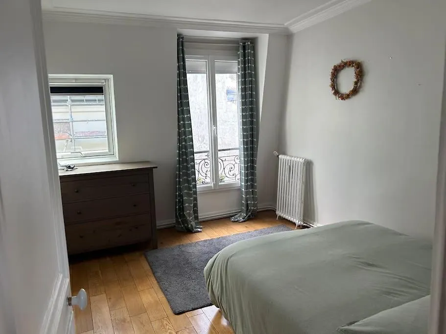 Appartement Sur Les Toits De Paris Vue Tour Eiffel 4 Chambres 0*,  法国