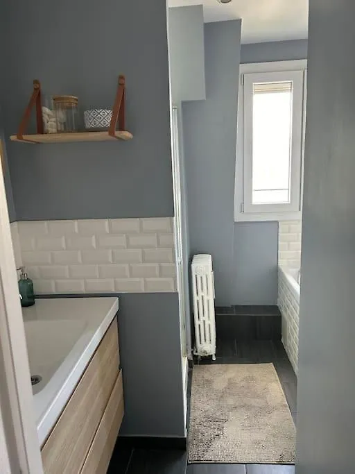 Appartement Sur Les Toits De Paris Vue Tour Eiffel 4 Chambres 0*,  法国